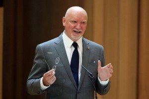 Abound, a British technology-driven lending firm, has successfully raised £800 million in its latest funding round, with support from investors including Scottish billionaire Sir Tom Hunter.